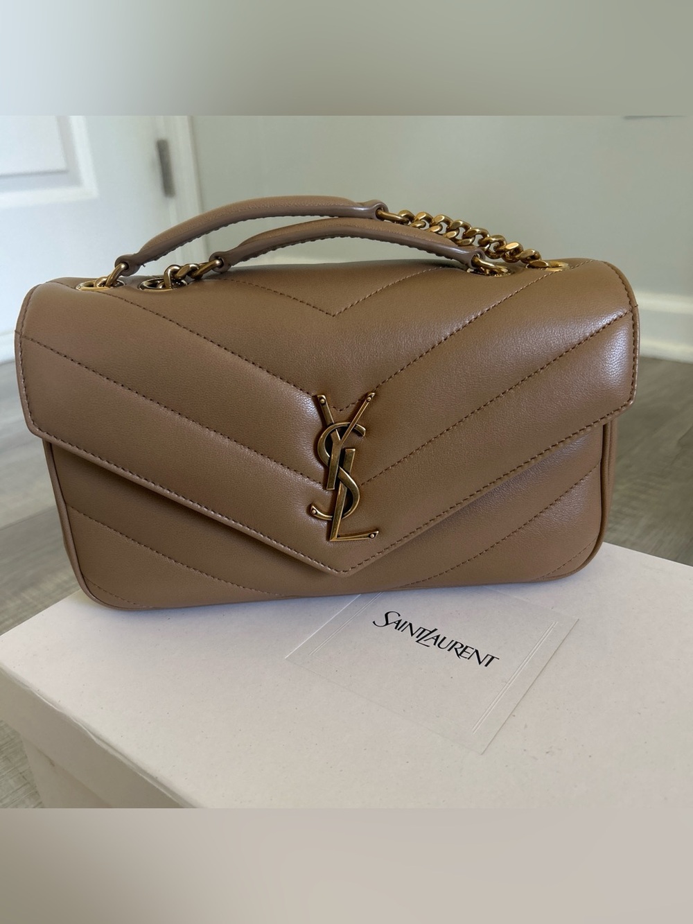 Saint Laurent YSL Loulou Small Shoulder Bag in Lambskin Leather - Picture 3 of 9